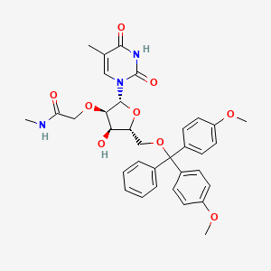 2-(((2R,3R,4R,5R)-5-((Bis(4-methoxyphenyl)(phenyl)methoxy)methyl)-4-hydroxy-2-(5-methyl-2,4-dioxo-3,4-dihydropyrimidin-1(2h)-yl)tetrahydrofuran-3-yl)oxy)-N-methylacetamide