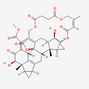 Methyl (2Z)-2-[(1Z,3R,3aS,3bR,4aS,5aS,6S,6aR,7aS,8S,12E,24aS,24bR,27R)-3,3a,3b,4,4a,5,5a,6,6a,7,7a,8,9,11,14,16,17,18,19,24b-eicosahydro-3,8-dihydroxy-3a,6,13-trimethyl-2,11,16,19,23-pentaoxo-23H-6,8,24a,22-[1]propanyliden[3]ylidyne-21H,24aH-cyclopropa[r]cycloprop[1,2]acenaphtho[4,5-u][1,5,10,15]tetraoxacyclodocosin-1(2H)-ylidene]propanoate