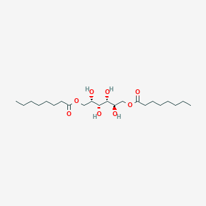 molecular formula C22H42O8 B12830453 (2R,3R,4R,5S)-2,3,4,5-Tetrahydroxyhexane-1,6-diyl dioctanoate 