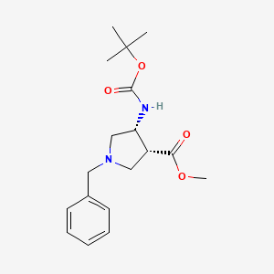 molecular formula C18H26N2O4 B12839757 Methyl (3R,4R)-1-benzyl-4-((tert-butoxycarbonyl)amino)pyrrolidine-3-carboxylate 