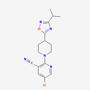 5-Bromo-2-(4-(3-isopropyl-1,2,4-oxadiazol-5-yl)piperidin-1-yl)nicotinonitrile