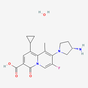 molecular formula C18H22FN3O4 B12892823 (S)-8-(3-Aminopyrrolidin-1-yl)-1-cyclopropyl-7-fluoro-9-methyl-4-oxo-4H-quinolizine-3-carboxylic acid hydrate CAS No. 162829-89-2