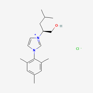 (S)-1-(1-Hydroxy-4-methylpentan-2-yl)-3-mesityl-1H-imidazol-3-ium chloride