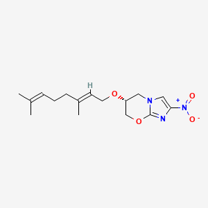 molecular formula C16H23N3O4 B12940279 (R)-6-((E)-3,7-Dimethyl-octa-2,6-dienyloxy)-2-nitro-6,7-dihydro-5H-imidazo(2,1-b)(1,3)oxazine CAS No. 187235-55-8