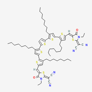 molecular formula C70H86N6O2S7 B12947171 2-[(5Z)-5-[[5-[5-[5-[5-[5-[(Z)-[2-(dicyanomethylidene)-3-ethyl-4-oxo-1,3-thiazolidin-5-ylidene]methyl]-3-octylthiophen-2-yl]-3-octylthiophen-2-yl]thiophen-2-yl]-4-octylthiophen-2-yl]-4-octylthiophen-2-yl]methylidene]-3-ethyl-4-oxo-1,3-thiazolidin-2-ylidene]propanedinitrile 