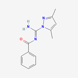 molecular formula C13H14N4O B1296379 N-[Amino-(3,5-dimethylpyrazol-1-yl)methyliden]benzamid CAS No. 51883-88-6