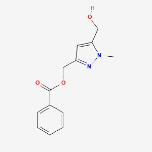 molecular formula C13H14N2O3 B12991415 (5-(Hydroxymethyl)-1-methyl-1H-pyrazol-3-yl)methyl benzoate 