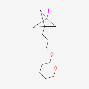 molecular formula C13H21IO2 B13005881 2-[3-(3-Iodo-1-bicyclo[1.1.1]pentanyl)propoxy]tetrahydropyran 