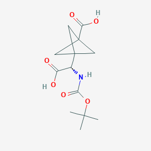 molecular formula C13H19NO6 B13007567 3-[(S)-{[(tert-butoxy)carbonyl]amino}(carboxy)methyl]bicyclo[1.1.1]pentane-1-carboxylic acid 