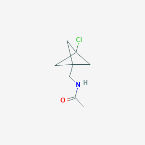 molecular formula C8H12ClNO B13008048 N-({3-chlorobicyclo[1.1.1]pentan-1-yl}methyl)acetamide 