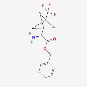 molecular formula C15H16F3NO2 B13008084 benzyl(2R)-2-amino-2-[3-(trifluoromethyl)bicyclo[1.1.1]pentan-1-yl]acetate 