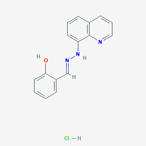 2-[(1E)-[2-(quinolin-8-yl)hydrazin-1-ylidene]methyl]phenolhydrochloride