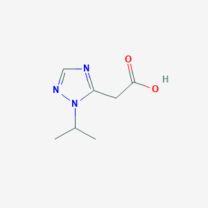 molecular formula C7H11N3O2 B13070314 2-[1-(propan-2-yl)-1H-1,2,4-triazol-5-yl]acetic acid 