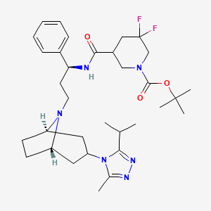 molecular formula C33H48F2N6O3 B13071295 tert-butyl 3,3-difluoro-5-[[(1S)-3-[(1S,5R)-3-(3-methyl-5-propan-2-yl-1,2,4-triazol-4-yl)-8-azabicyclo[3.2.1]octan-8-yl]-1-phenylpropyl]carbamoyl]piperidine-1-carboxylate 