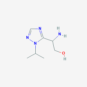 molecular formula C7H14N4O B13076492 2-Amino-2-[1-(propan-2-yl)-1H-1,2,4-triazol-5-yl]ethan-1-ol 