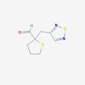 molecular formula C8H10N2OS2 B13077677 2-(1,2,5-Thiadiazol-3-ylmethyl)thiolane-2-carbaldehyde 