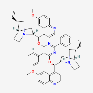 4-[[(2R,4S,5R)-5-ethenyl-1-azabicyclo[2.2.2]octan-2-yl]-[6-[(S)-[(2R,4S,5R)-5-ethenyl-1-azabicyclo[2.2.2]octan-2-yl]-(6-methoxyquinolin-4-yl)methoxy]-5-[(3E)-penta-1,3-dien-3-yl]-2-phenylpyrimidin-4-yl]oxymethyl]-6-methoxyquinoline