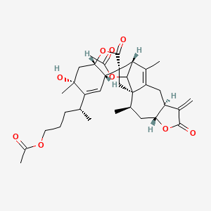 rel-(4R)-4-((3aS,3'R,3a'S,6S,6'R,7a'S,8aR,9R,10aR)-11-Acetoxy-6'-hydroxy-5,6',9-trimethyl-3-methylene-2,2'-dioxo-3,3a,3a',4,6,6',7',7a',8,9,10,10a-dodecahydro-2H,2'H-spiro[6,8a-methanobenzo[4,5]cyclohepta[1,2-b]furan-7,3'-benzofuran]-5'-yl)pentyl acetate