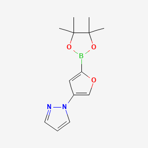 molecular formula C13H17BN2O3 B13124825 1-(5-(4,4,5,5-Tetramethyl-1,3,2-dioxaborolan-2-yl)furan-3-yl)-1H-pyrazole 