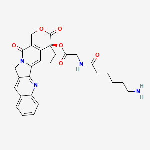 molecular formula C28H30N4O6 B13129402 [(19S)-19-ethyl-14,18-dioxo-17-oxa-3,13-diazapentacyclo[11.8.0.02,11.04,9.015,20]henicosa-1(21),2,4,6,8,10,15(20)-heptaen-19-yl] 2-(6-aminohexanoylamino)acetate 