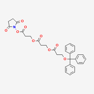 molecular formula C32H31NO9 B13154090 2,5-Dioxopyrrolidin-1-yl 3-((3-((3-(trityloxy)propanoyl)oxy)propanoyl)oxy)propanoate 