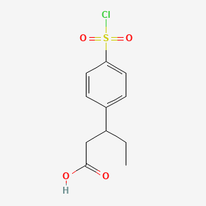 molecular formula C11H13ClO4S B13159781 3-[4-(Chlorosulfonyl)phenyl]pentanoic acid 