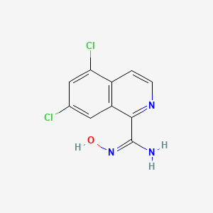 molecular formula C10H7Cl2N3O B13168184 (E)-5,7-Dichloro-N'-hydroxyisoquinoline-1-carboximidamide 