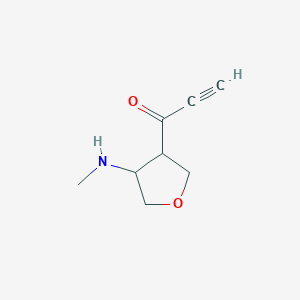 molecular formula C8H11NO2 B13168371 1-[4-(Methylamino)oxolan-3-yl]prop-2-yn-1-one 