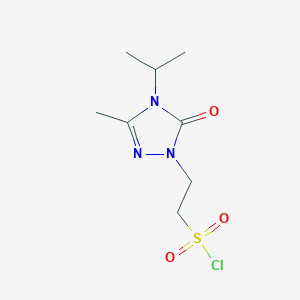 2-[3-Methyl-5-oxo-4-(propan-2-yl)-4,5-dihydro-1H-1,2,4-triazol-1-yl]ethane-1-sulfonyl chloride