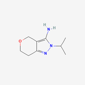 molecular formula C9H15N3O B13195766 2-(Propan-2-yl)-2H,4H,6H,7H-pyrano[4,3-c]pyrazol-3-amine 