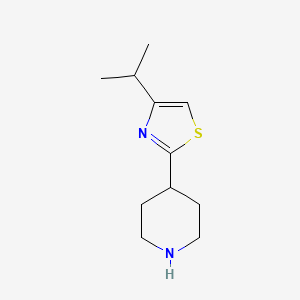 molecular formula C11H18N2S B13195826 4-[4-(Propan-2-yl)-1,3-thiazol-2-yl]piperidine 