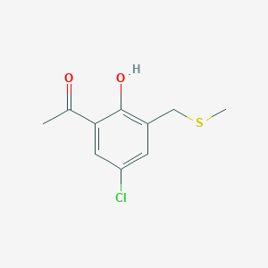 molecular formula C10H11ClO2S B13198752 1-(5-Chloro-2-hydroxy-3-((methylthio)methyl)phenyl)ethan-1-one 