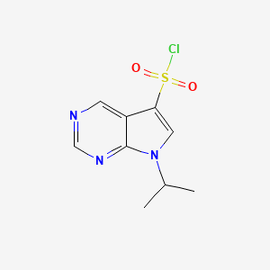 molecular formula C9H10ClN3O2S B13199405 7-(Propan-2-yl)-7H-pyrrolo[2,3-d]pyrimidine-5-sulfonyl chloride 