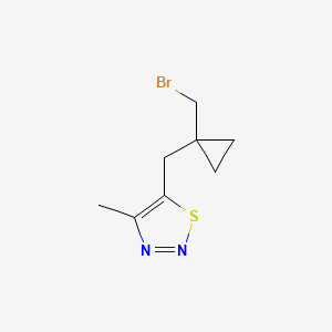 molecular formula C8H11BrN2S B13213629 5-{[1-(Bromomethyl)cyclopropyl]methyl}-4-methyl-1,2,3-thiadiazole 