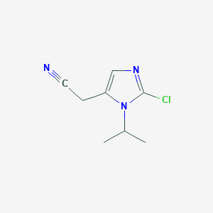 molecular formula C8H10ClN3 B13227213 2-[2-Chloro-1-(propan-2-yl)-1H-imidazol-5-yl]acetonitrile 