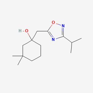 molecular formula C14H24N2O2 B13232100 3,3-Dimethyl-1-{[3-(propan-2-yl)-1,2,4-oxadiazol-5-yl]methyl}cyclohexan-1-ol 