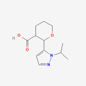 2-[1-(Propan-2-yl)-1H-pyrazol-5-yl]oxane-3-carboxylic acid