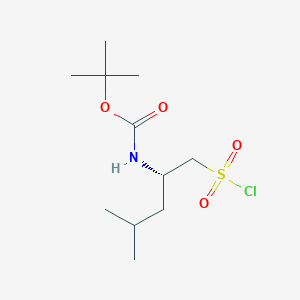 tert-Butyl N-[(2S)-1-(chlorosulfonyl)-4-methylpentan-2-yl]carbamate