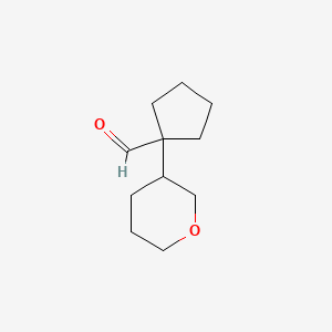 molecular formula C11H18O2 B13287838 1-(Oxan-3-yl)cyclopentane-1-carbaldehyde 