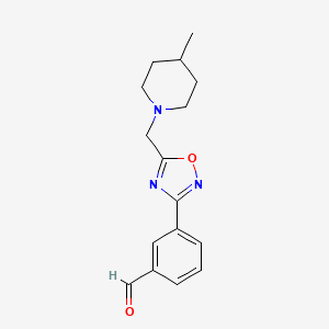 3-{5-[(4-Methylpiperidin-1-yl)methyl]-1,2,4-oxadiazol-3-yl}benzaldehyde