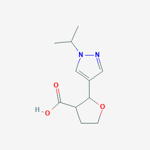 2-[1-(propan-2-yl)-1H-pyrazol-4-yl]oxolane-3-carboxylic acid