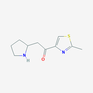 molecular formula C10H14N2OS B13300880 1-(2-Methyl-1,3-thiazol-4-yl)-2-(pyrrolidin-2-yl)ethan-1-one 