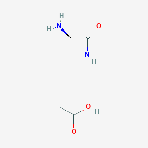 molecular formula C5H10N2O3 B13321587 (3R)-3-aminoazetidin-2-one, acetic acid 