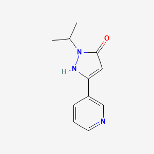 molecular formula C11H13N3O B13321890 1-isopropyl-3-(pyridin-3-yl)-1H-pyrazol-5-ol 