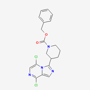 molecular formula C19H18Cl2N4O2 B13325823 Benzyl 3-(5,8-dichloroimidazo[1,5-a]pyrazin-3-yl)piperidine-1-carboxylate 