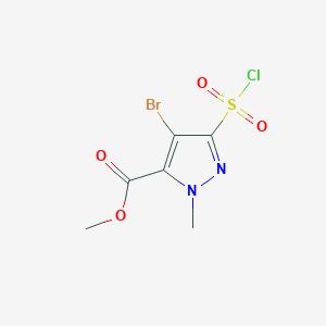 molecular formula C6H6BrClN2O4S B13326987 Methyl 4-bromo-3-(chlorosulfonyl)-1-methyl-1H-pyrazole-5-carboxylate 