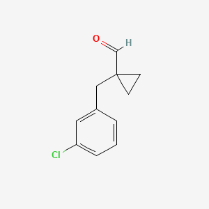 molecular formula C11H11ClO B13328342 1-[(3-Chlorophenyl)methyl]cyclopropane-1-carbaldehyde 