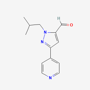 molecular formula C13H15N3O B13340292 1-isobutyl-3-(pyridin-4-yl)-1H-pyrazole-5-carbaldehyde 