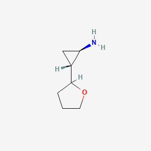 molecular formula C7H13NO B13341163 Rel-(1R,2R)-2-(tetrahydrofuran-2-yl)cyclopropan-1-amine 