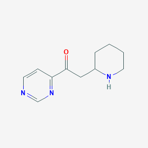 molecular formula C11H15N3O B13341448 2-(Piperidin-2-yl)-1-(pyrimidin-4-yl)ethan-1-one 